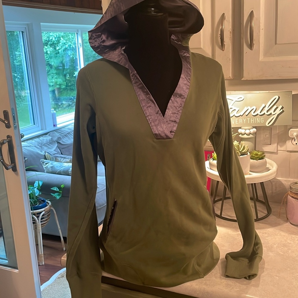 B by Burton hoodie